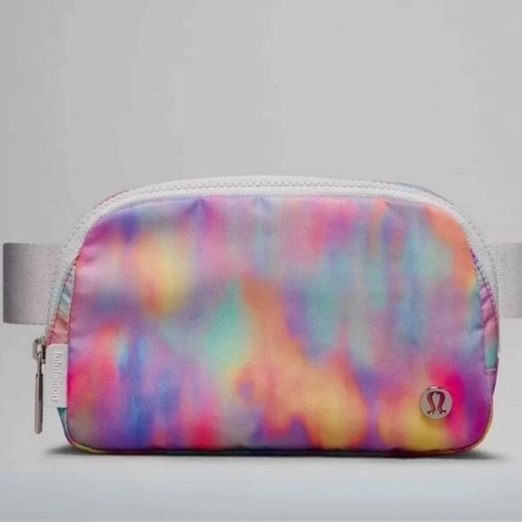 Lululemon Everywhere Crossbody Belt Bag 1L - Prism Wash Multi/Vapor. NWOT! - Picture 1 of 16